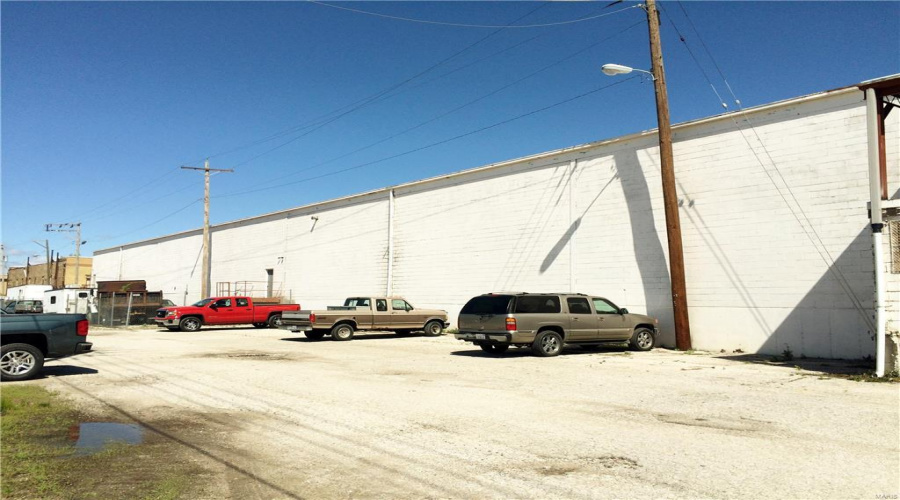 2525 BROADWAY, Alton, Illinois 62002, ,Commercial Lease,For Rent,BROADWAY,MAR4315113